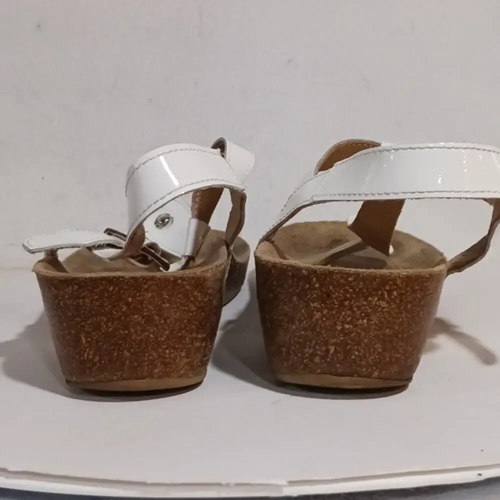 Cordani Gene White Patent Cork Wedge thong sandals sz 39/8